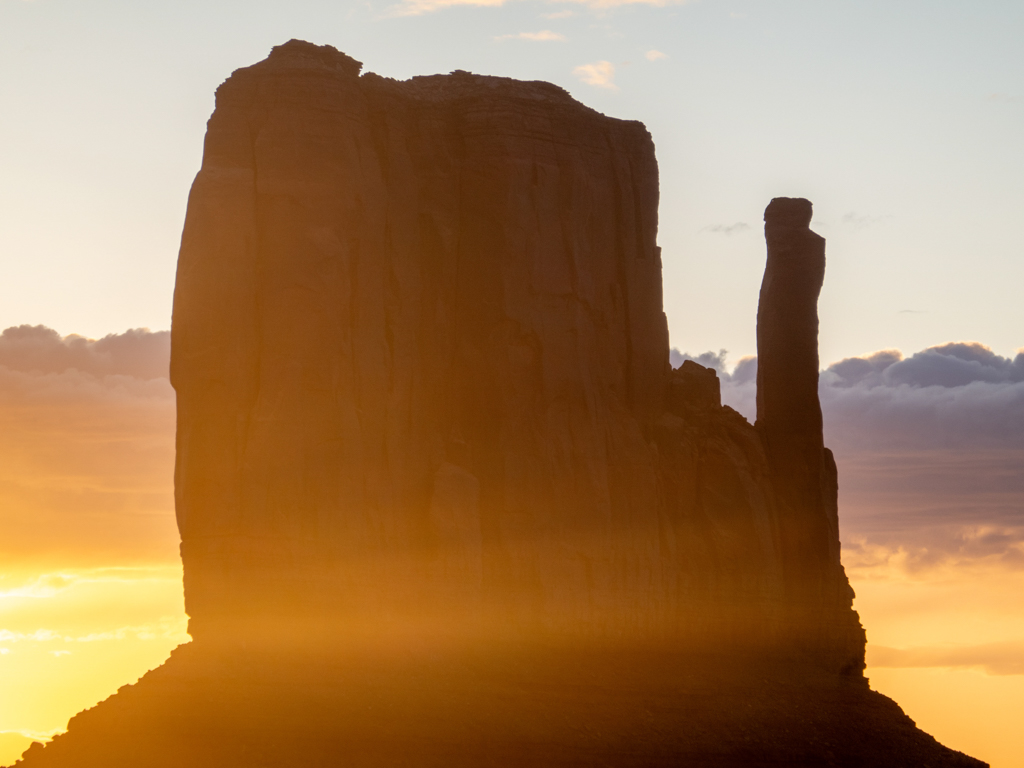 Einer der grossen Butte's im Gegenlicht