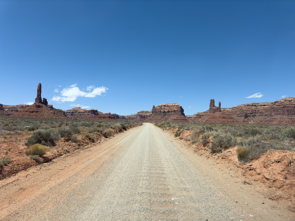 Für manche vielleicht eintönig, für uns eine immer wieder atemberaubende Landschaft hier in Utah im Valley of the Goods