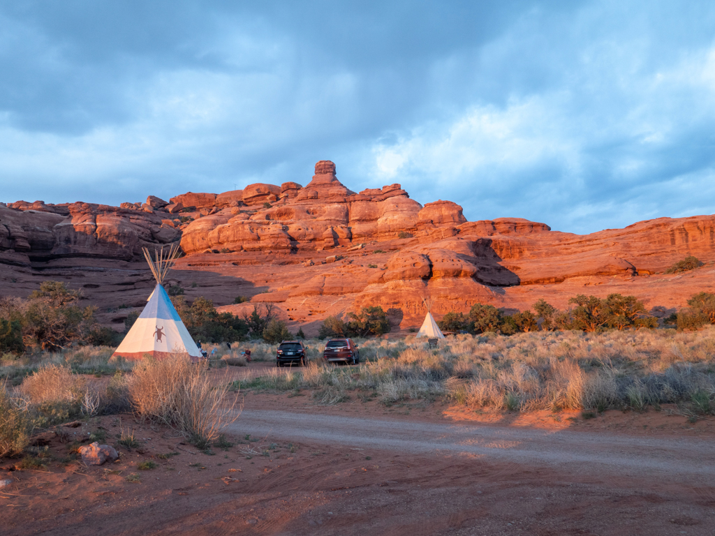 Sonnenuntergang im Campground "Needles District Outpost"