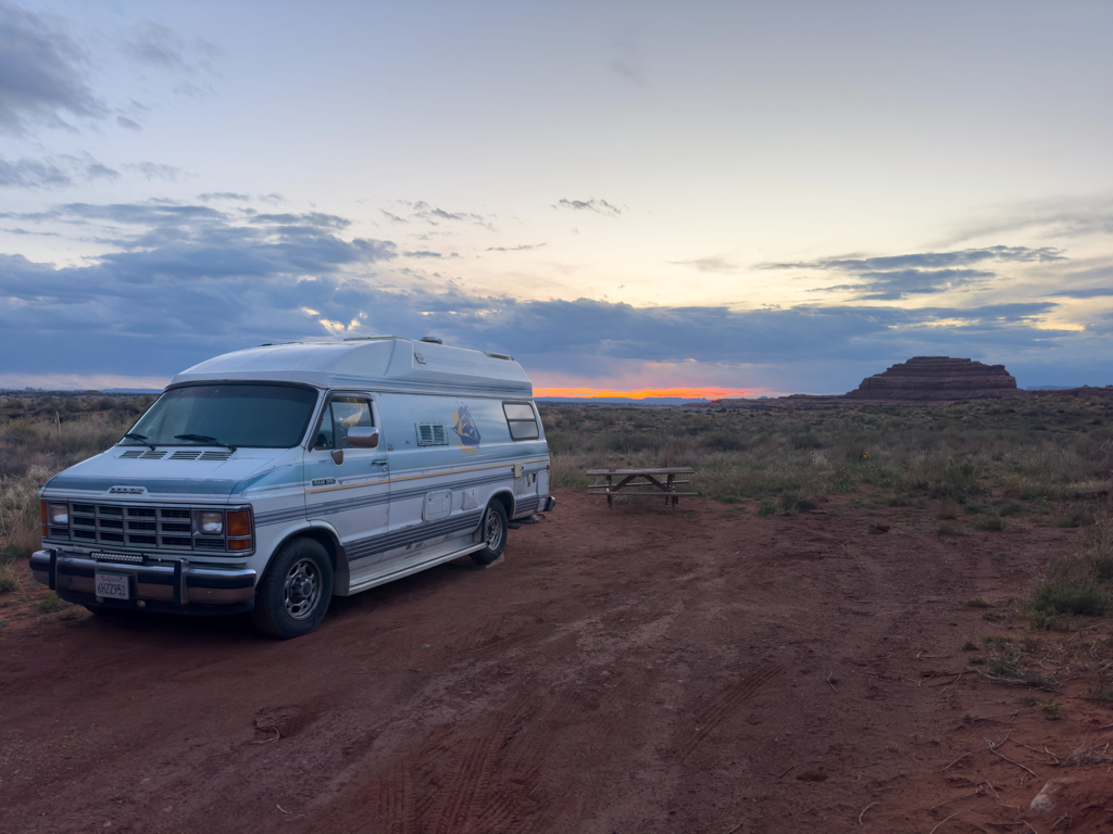 Sonnenuntergang im Campground "Needles District Outpost"