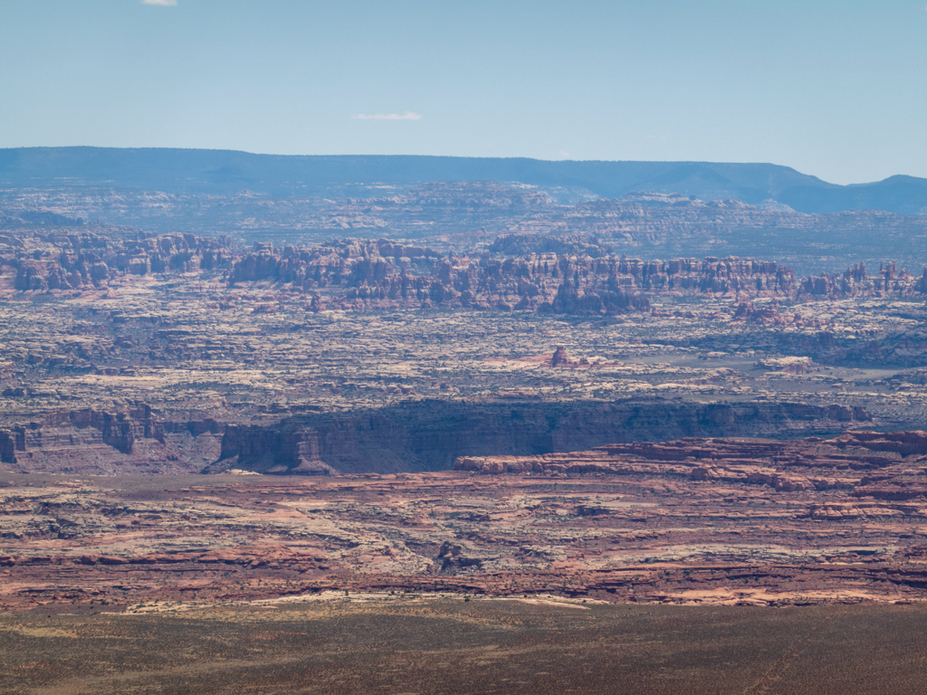 Vom Overlook im Island in the Sky NP sieht man die Needles von deren NP