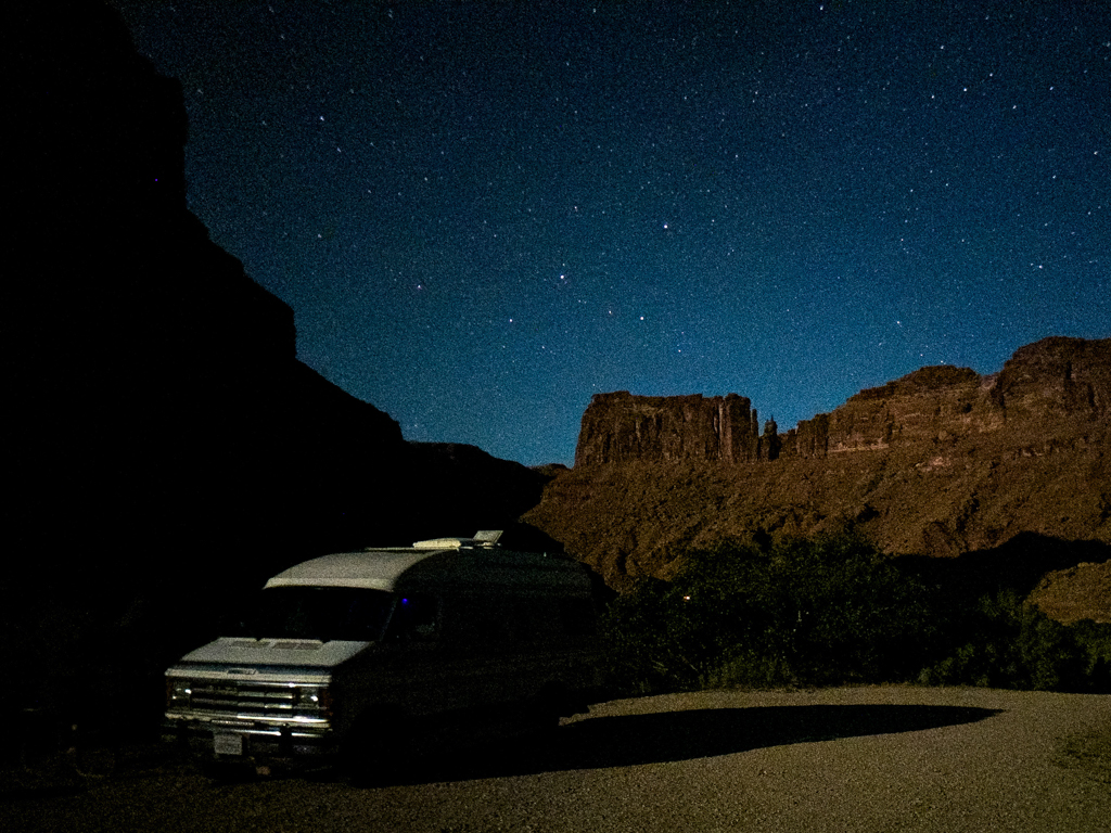 Nacht über unserem Stellplatz am Drinks Canyon Campground