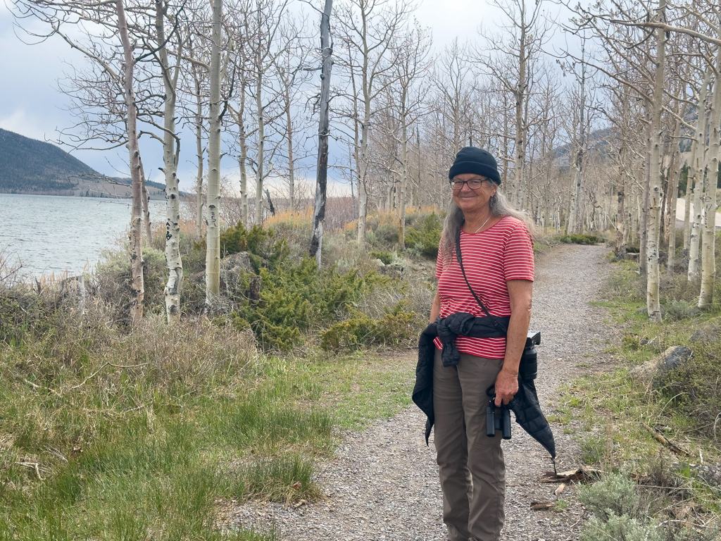 Mit Ma auf der Wanderung am Fish Lake entlang zum Grocery Shop