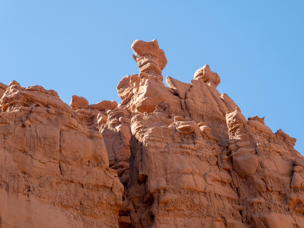 Der Goblin Valley State Park mit seiner eindrücklichen Landschaft. Auf der Wanderung zur Lair Cave