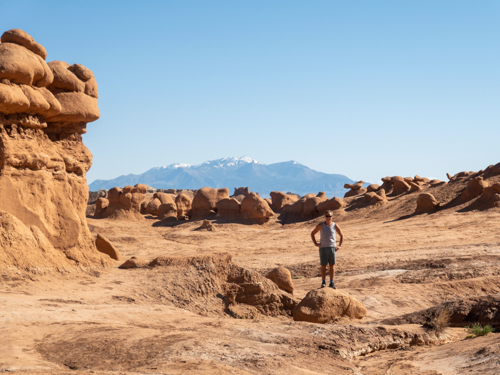 Mit Jo im Goblin Valley State Park unterwegs.