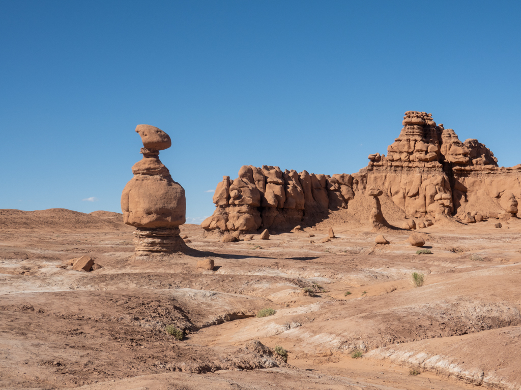 Ein einsamer Hoodoo im Goblin Valley State Park