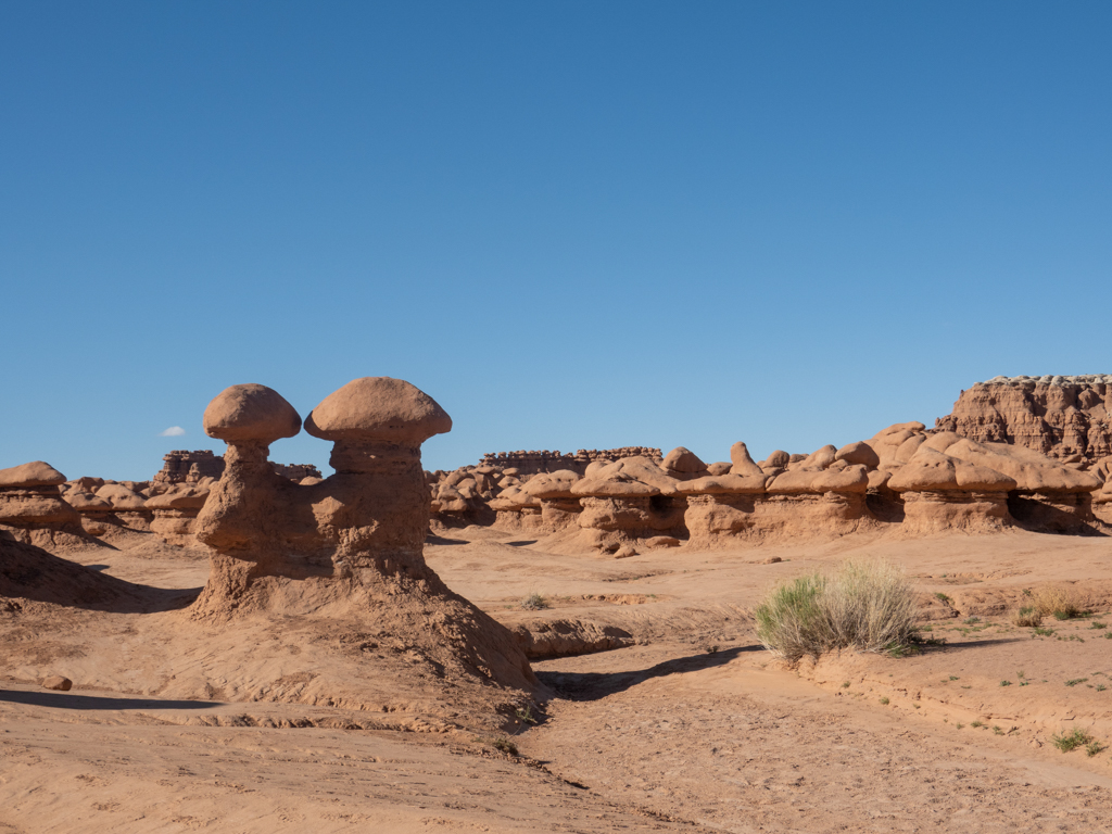 Ein paar kleine Hoodoos im Goblin Valley State Park