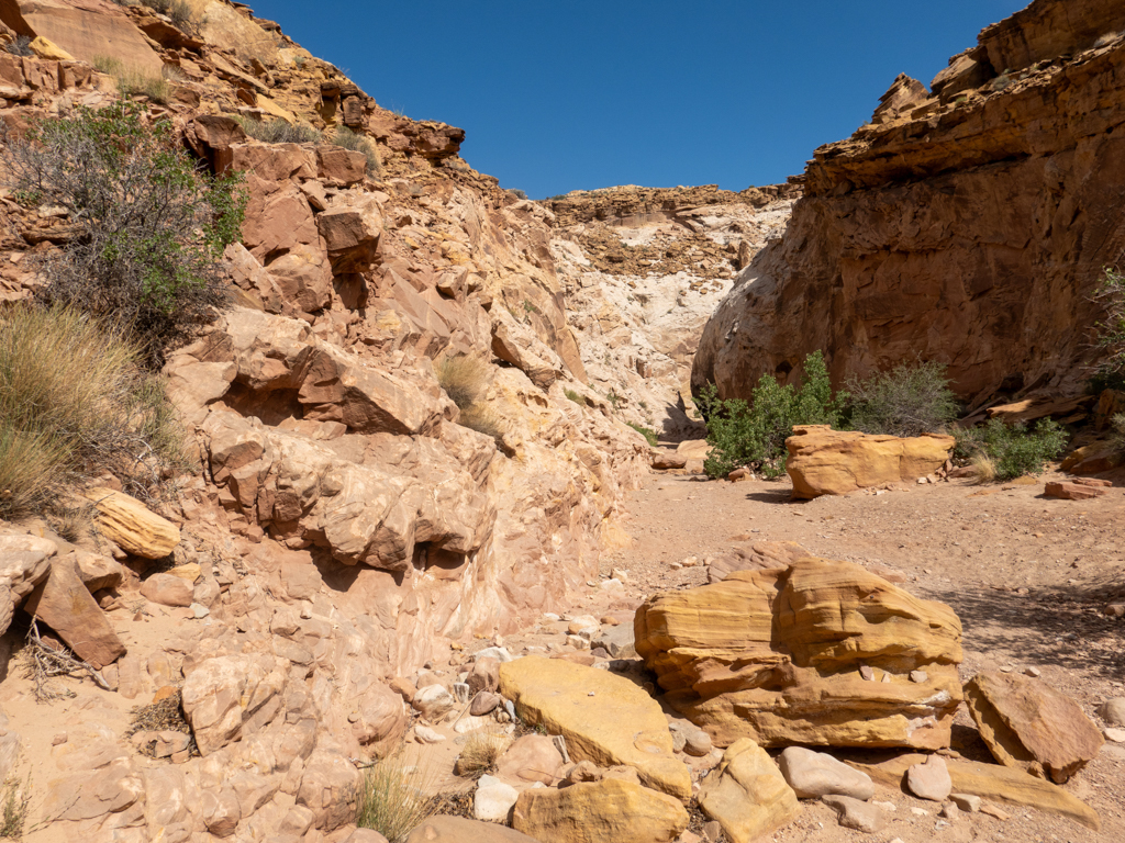 Mit Ma im Little Wild Horse Canyon unterwegs