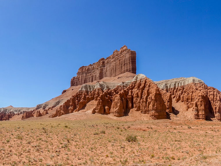 Die eigentümliche Landschaft hier in Utah. Auf dem Weg zum Fruita Campground, Capitol Reef