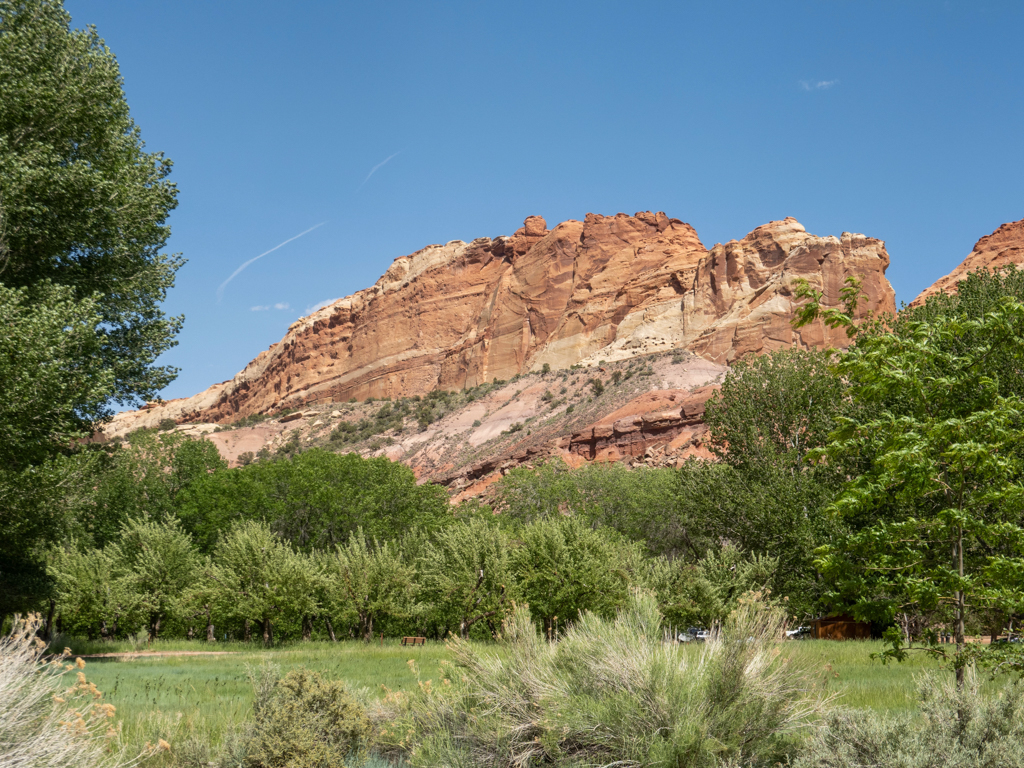 Die eigentümliche Landschaft hier in Utah. Auf dem Weg zum Fruita Campground, Capitol Reef