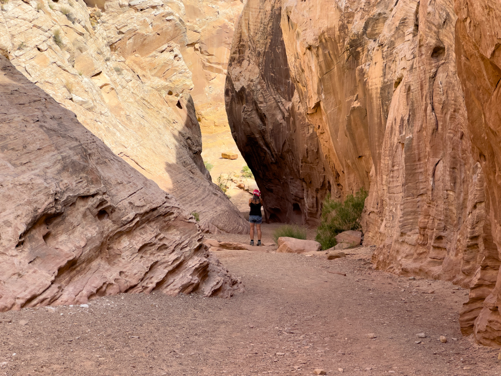 Mit Ma im Little Wild Horse Canyon unterwegs