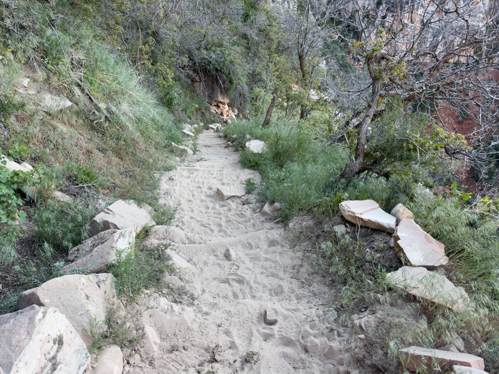 Bis zum Supai Tunnel ist der North Kaibab Trail in den Grand Canyon eine staubige Angelegenheit