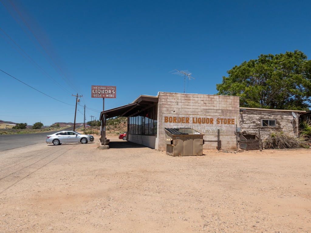 Border Liquor Store in Arizona, kurz nach der Staaten-Grenze von Utah