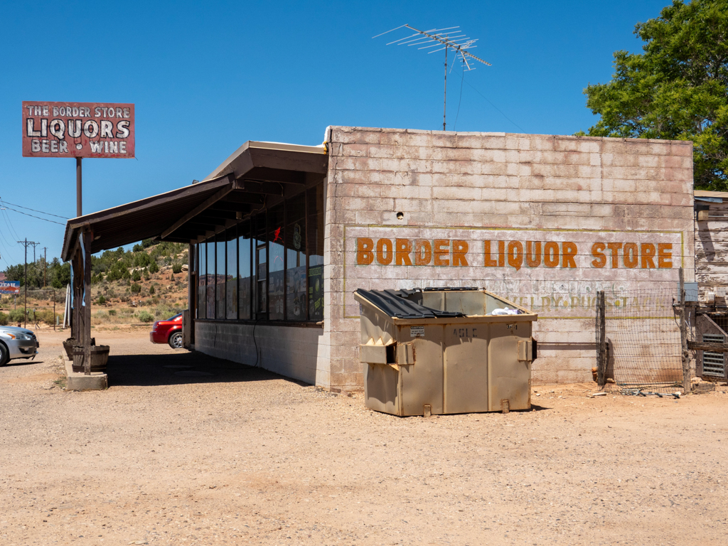 Border Liquor Store in Arizona, kurz nach der Staaten-Grenze von Utah