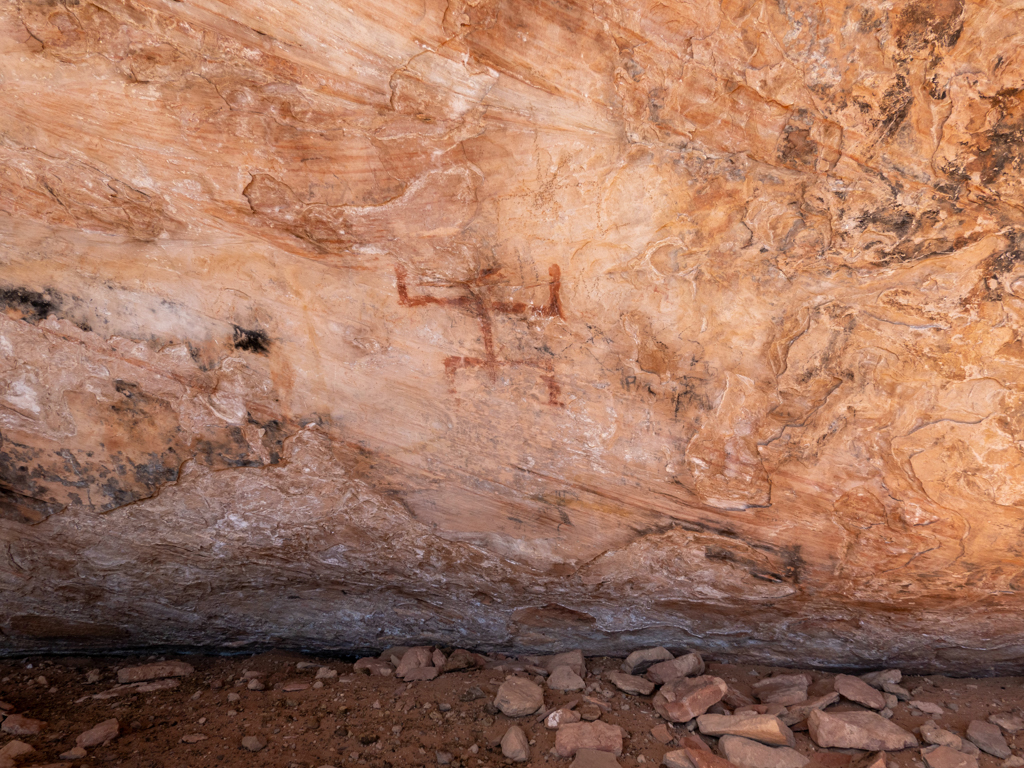 Petroglyphe und 3rd Nation Ruinen auf dem Gelände der Best Friends, Kanab