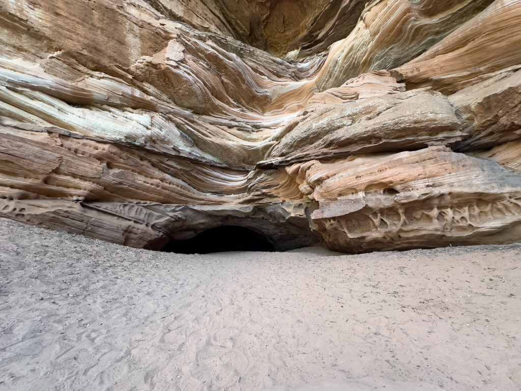 Einstieg zur Höhle des "Hidden Lakes" in Kanab