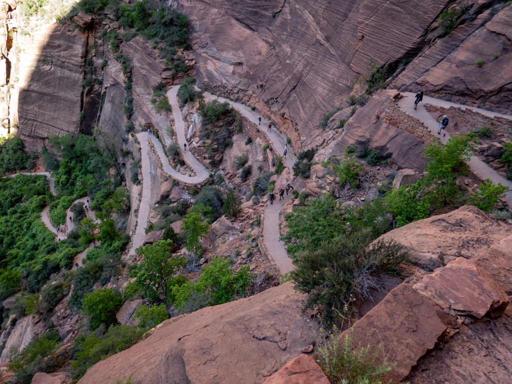 In engen Serpentinen geht der Weg zu den Angels Landing