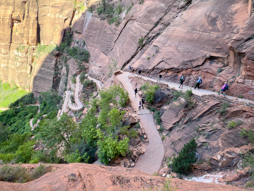 In engen Serpentinen geht der Weg zu den Angels Landing