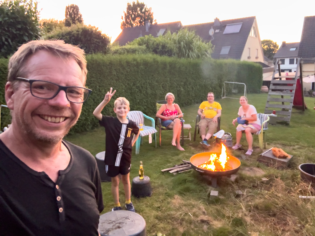 Lagerfeuer und Stockbrot-Backen bei Jörg, Heidi und Fabian