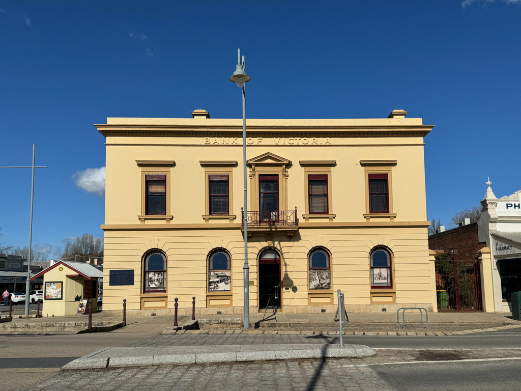 Unser Ausflug mit der Gastfamilie ins malerische Beechworth. Ein Relikt aus alter Zeit: Bank of Victoria