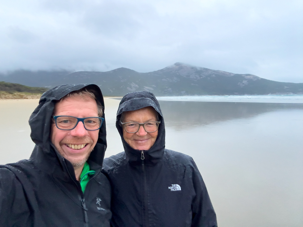 JoMa Selfie am Strand beim Tidal River im "Prom", Wilsons Promontory National Park