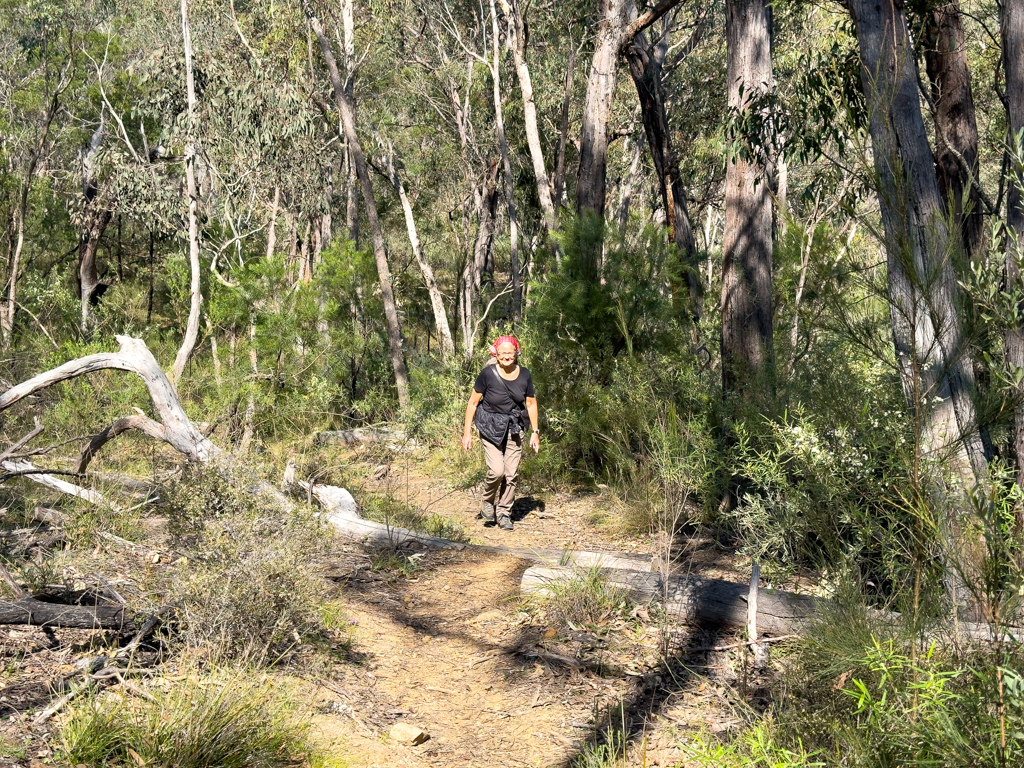 Ma am Wandern auf dem "Green Trail" im Bungonia Nationalpark