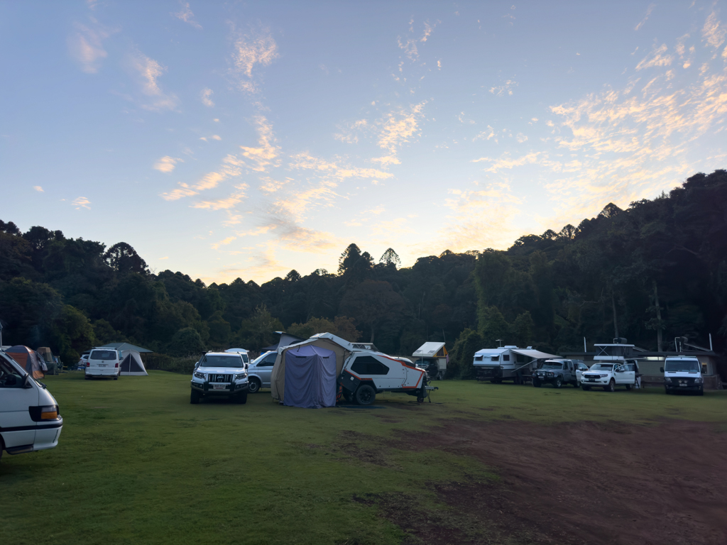 Abendstimmung bei uns am Campground. Wir sind nicht alleine..