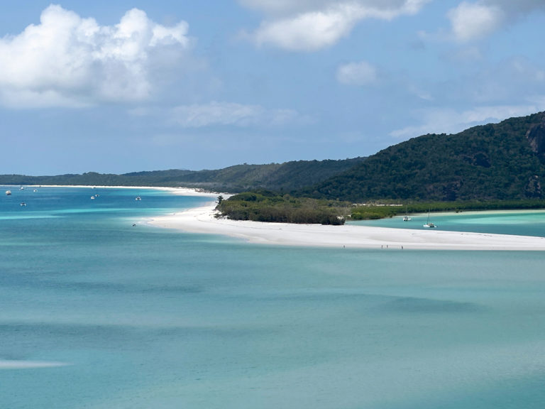 Hell türkisfarbenes Wasser und weisse Strände: Whitsunday Islands