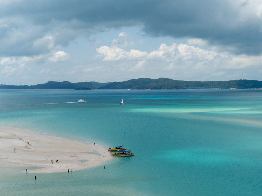 Hell türkisfarbenes Wasser und weisse Strände: Whitsunday Islands