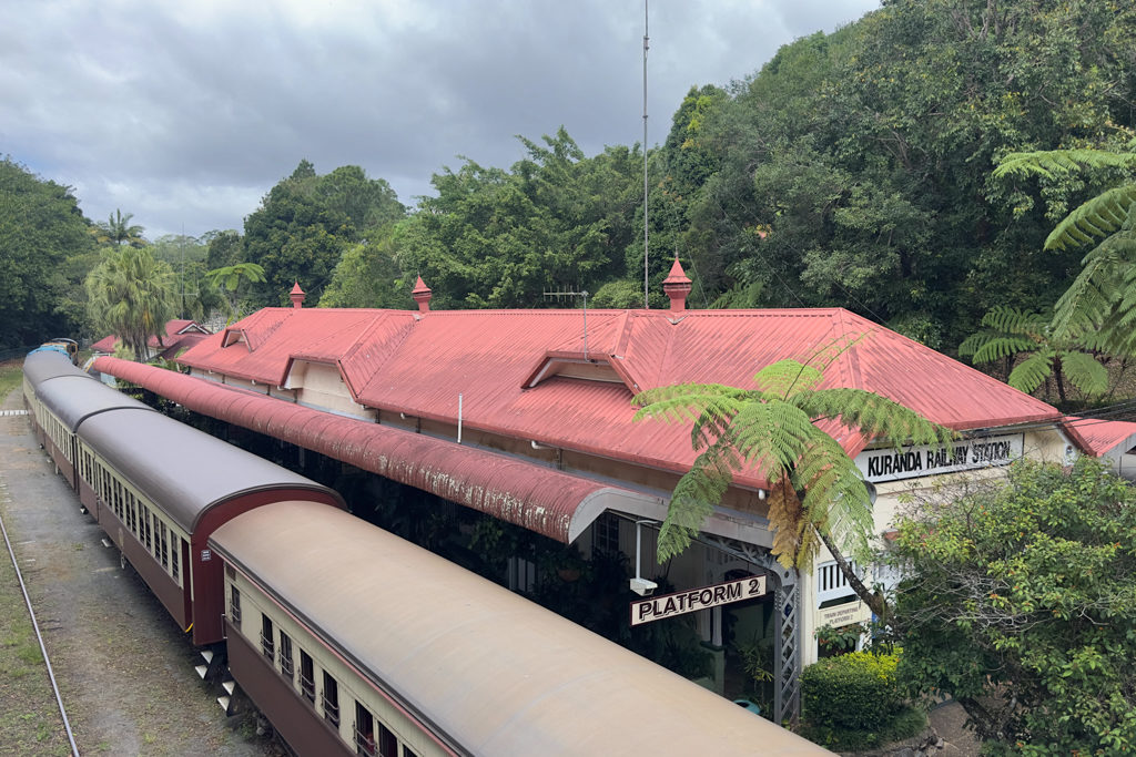 Endstation der Seilbahn. Start der Eisenbahn in Kuranda