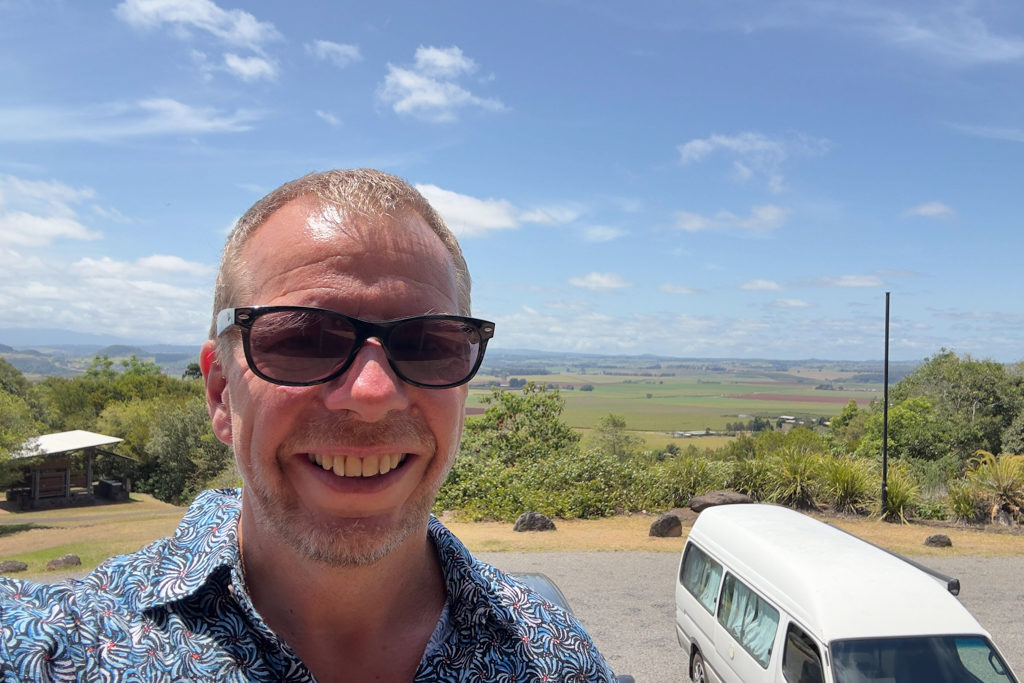 Jo Selfie auf dem Hallorans Hill Lookout in Atherton