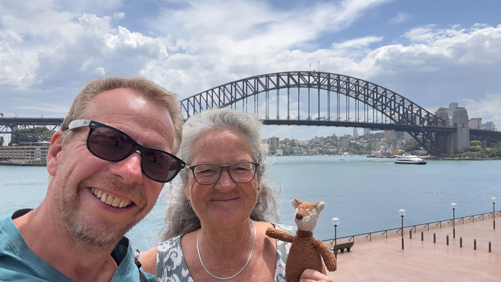 JoMaMo Selfi vor der Harbour Bridge in Sydney