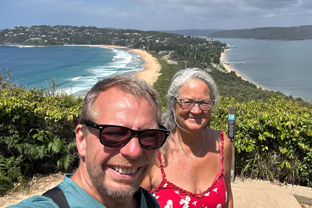 JoMa Selfie beim Barrenjoey Head mit Sicht auf Palm Beach