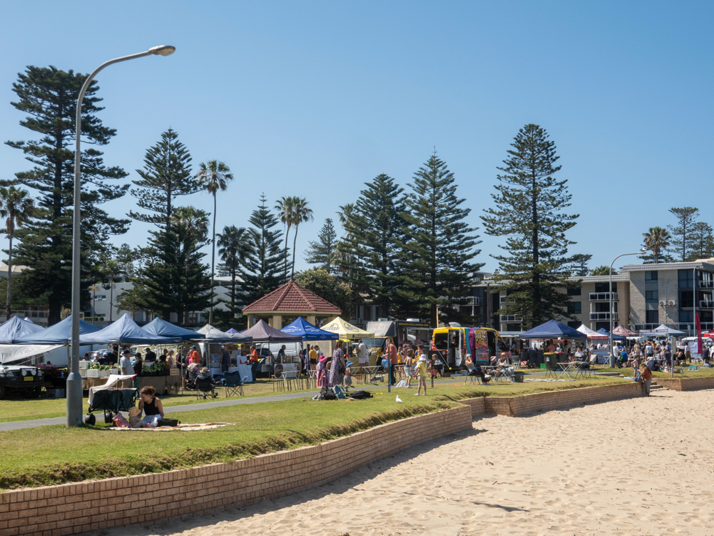 Wochenmarkt an der Surf Beach von Kiama