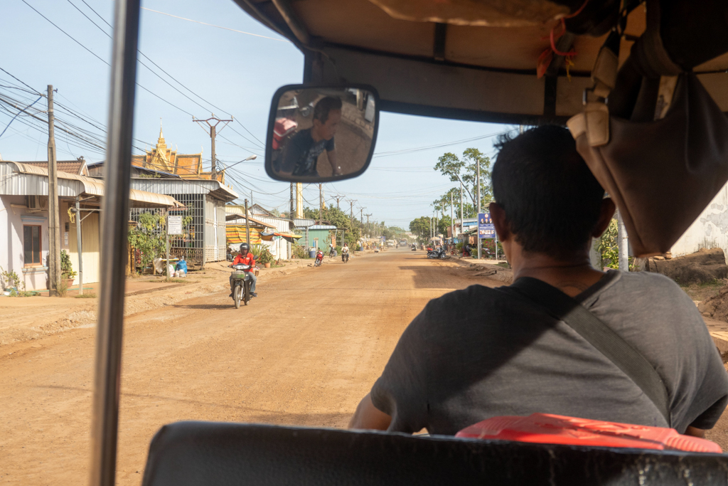 Mit Tuk-Tuk unterwegs zu den Flussdelfinen