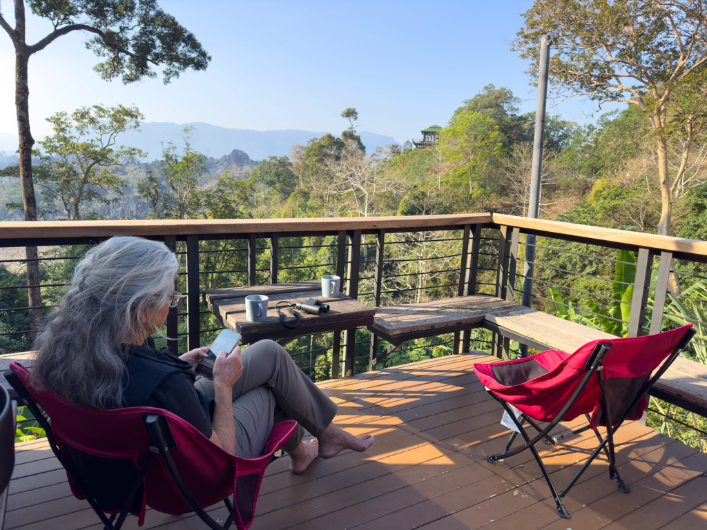 Bevor es losgeht geniessen wir noch einen Kafi auf der Terrasse