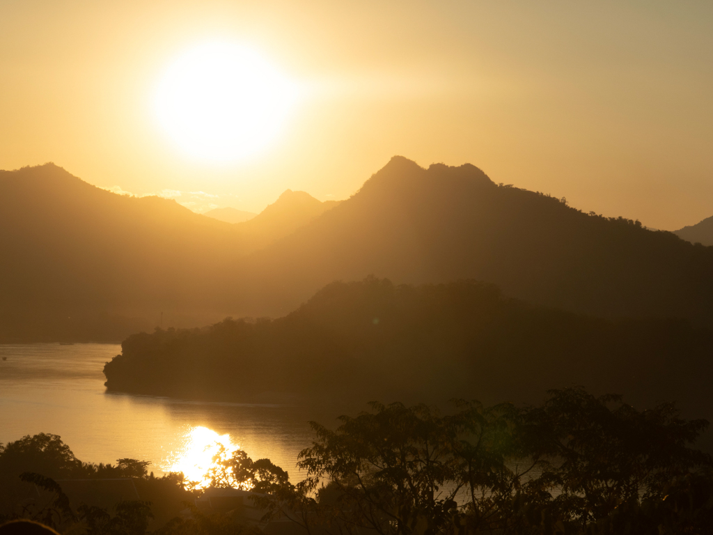 Sonnenuntergang auf dem Phousi Hill in Luang Prabang