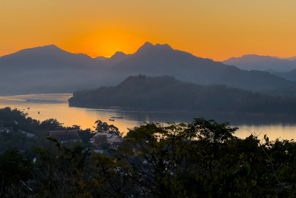 Nach dem Sonnenuntergang auf dem Phousi Hill über Luang Prabang