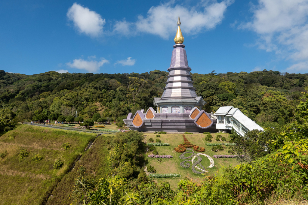 die helle Königinnenpagode in ihrer ganzen Pracht