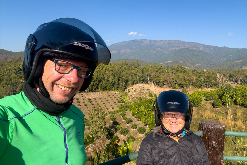 dort oben auf dem Bergrücken sind wir gewesen. Der Doi Inthanon