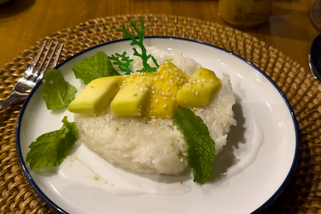 Endlich wieder Mango Sticky Rice zum Dessert... :-)