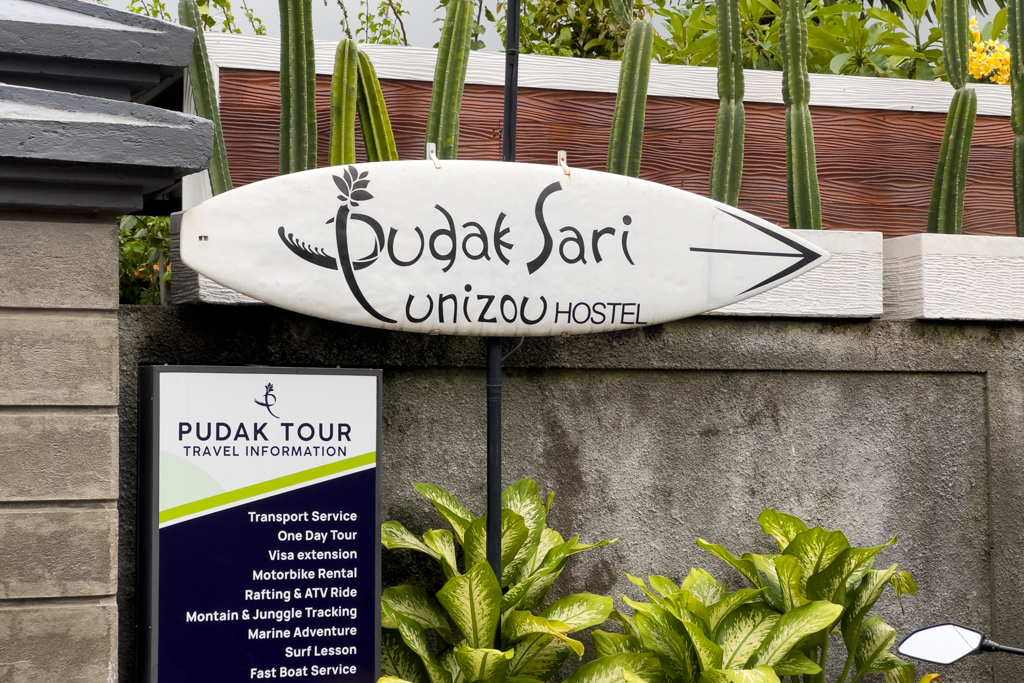 Pudak Sari Unizou Hostel, Kuta