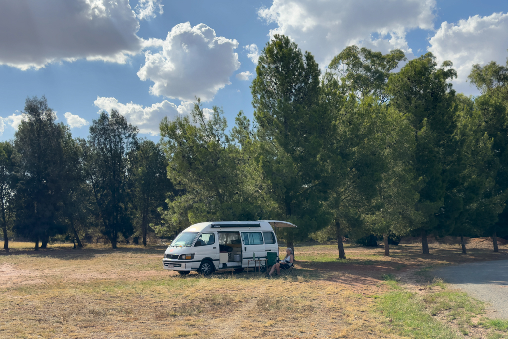 Allein im Feld der Stromlosen im Ariah Campground