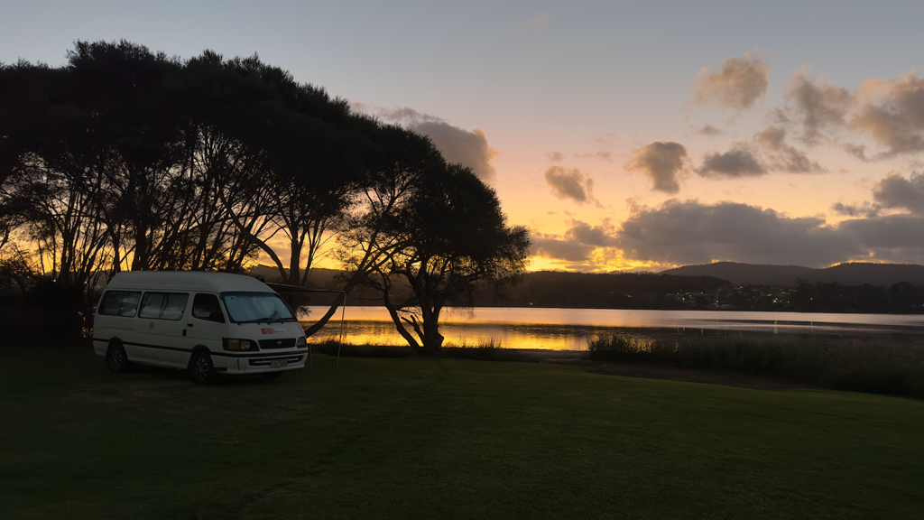 Unser Stellplatz an der Lagune nach Sonnenuntergang