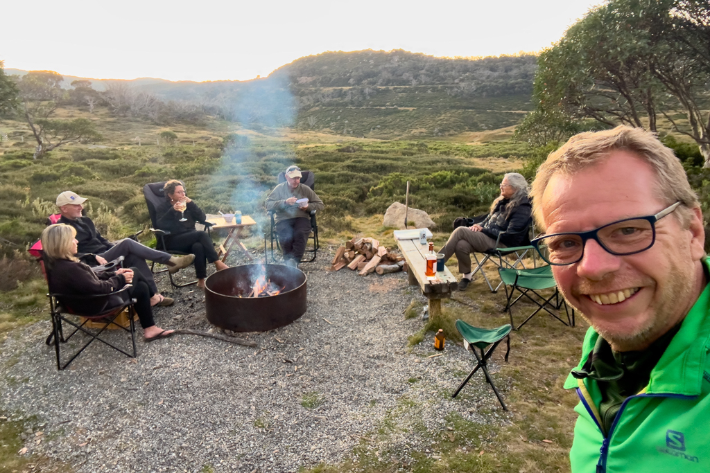 Mit Ma bei den Nachbarn auf ein Bier zum Feuer eingeladen...