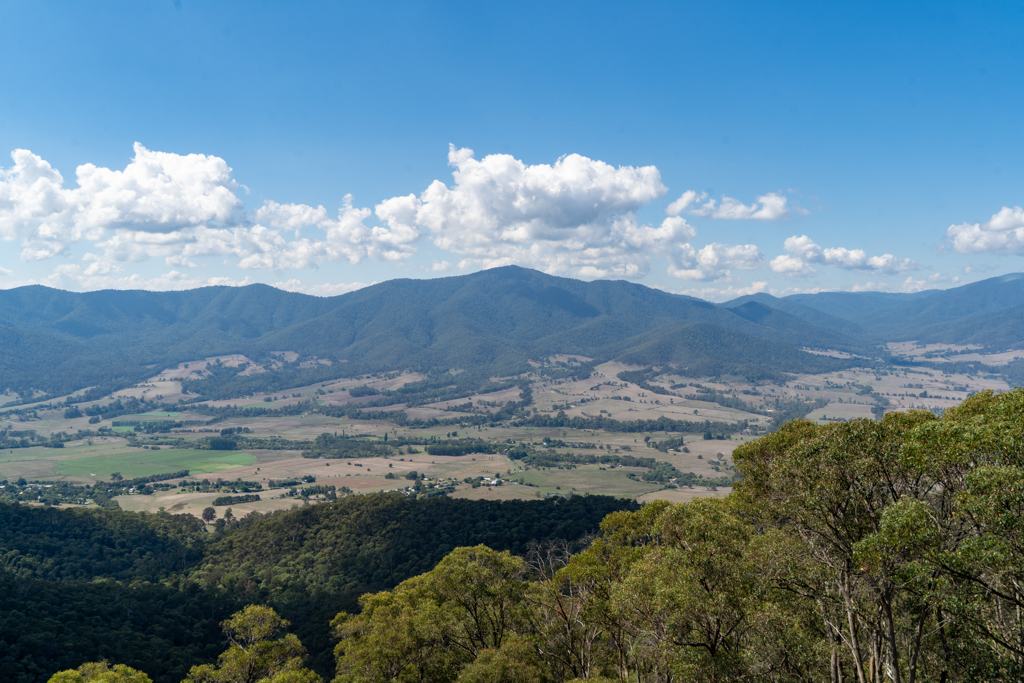 Blick vom Tawonga Gap Look out in die weite Landschaft um uns herum
