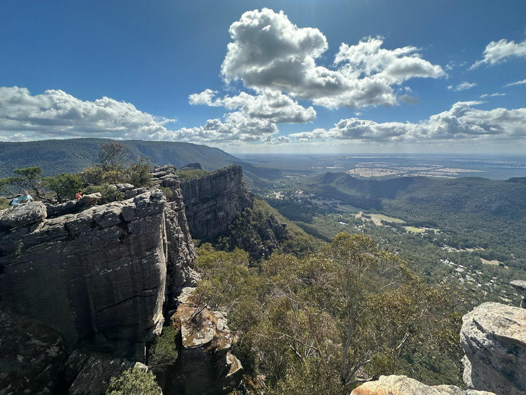 Blick vom Pinnacle aus auf die Landschaft unter uns