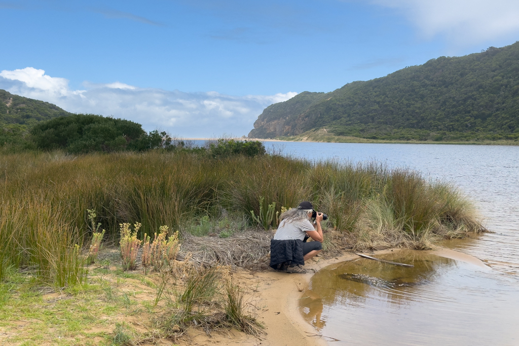 Wir sind auf unserer "Sandwanderung" der Lagune bis zum Strand entlang. Hinten ist die Beach zu sehen...