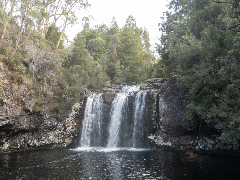 Der kleine Wasserfall am Pencil Pine Creek im Zauberwald