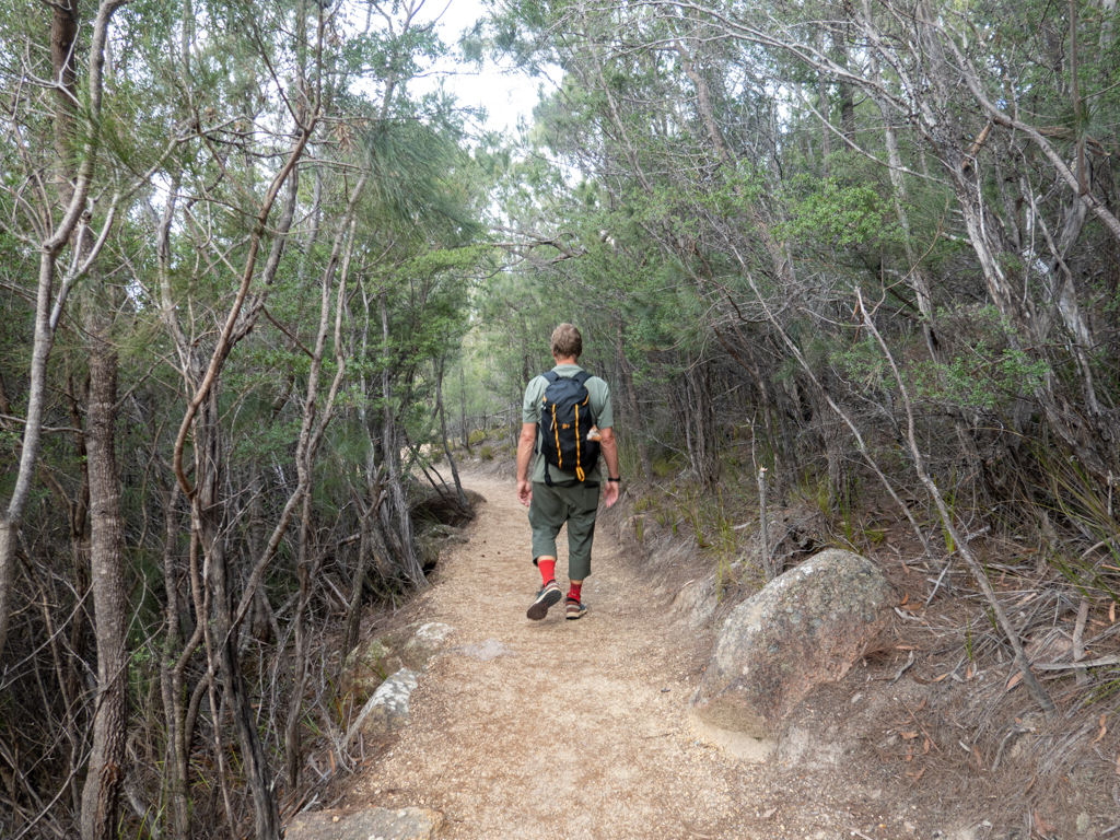Mit Jo auf der Wanderung zur Wine Glass Bay unterwegs